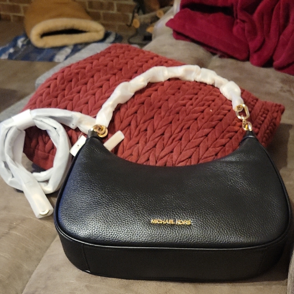 Michael Kors Cora Black and Gold Shoulder Bag - Picture 1 of 7